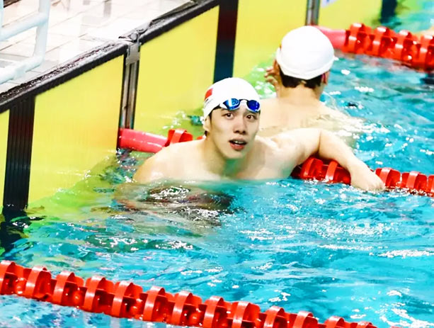 Chia Wee Keat swimming