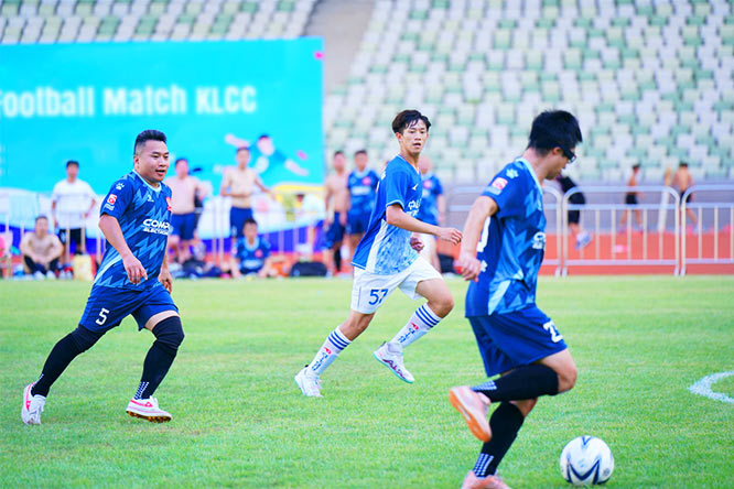 Chia Wee Keat playing football